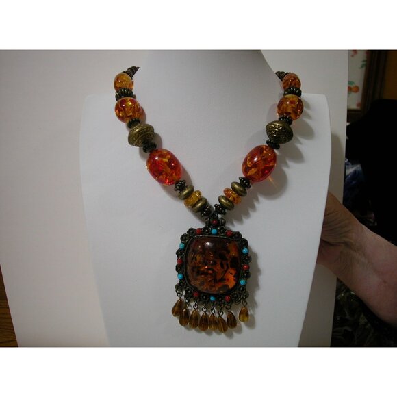 Vintage Amber Beaded Necklace With Ornate Pendant & Dangle Drops - Picture 6 of 7